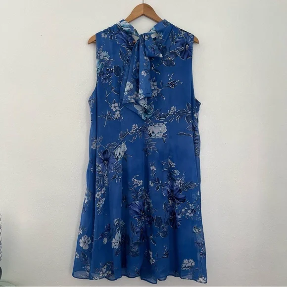 Lane Bryant Blue Floral Metallic Print Sleeveless Mock Neck Pleated Midi Dress - Picture 6 of 10